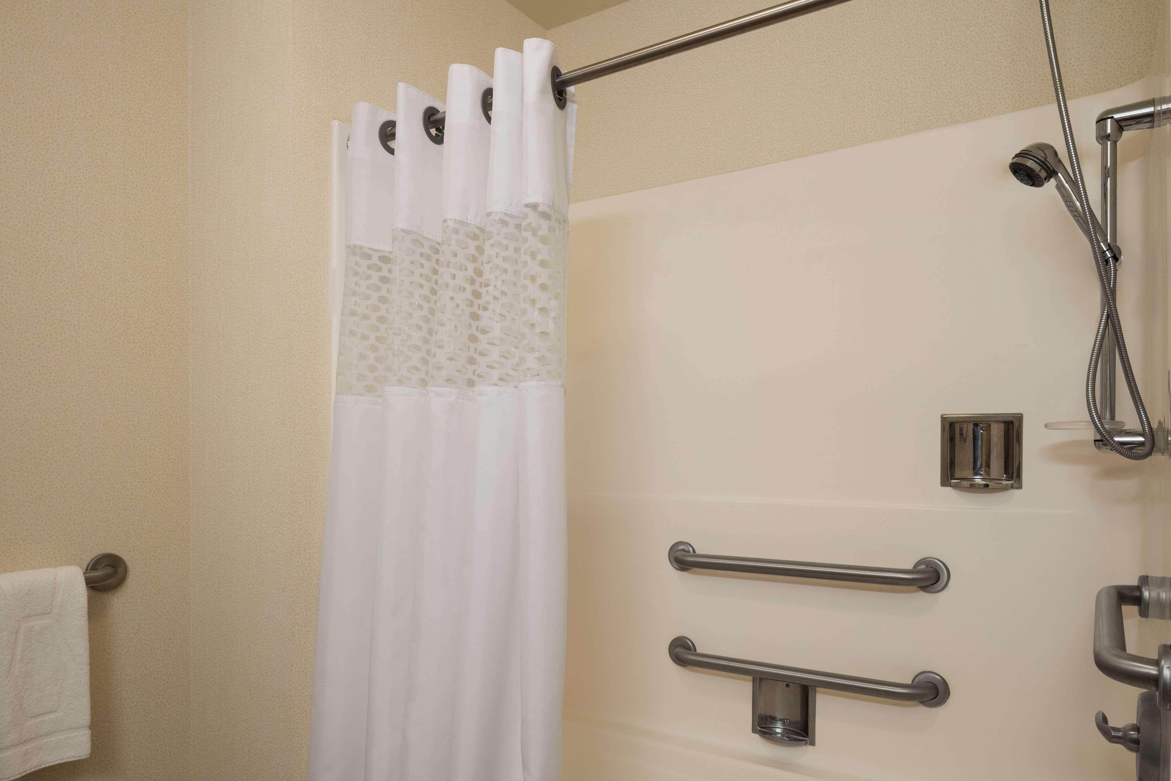 Hampton Inn Belle Vernon Zewnętrze zdjęcie
