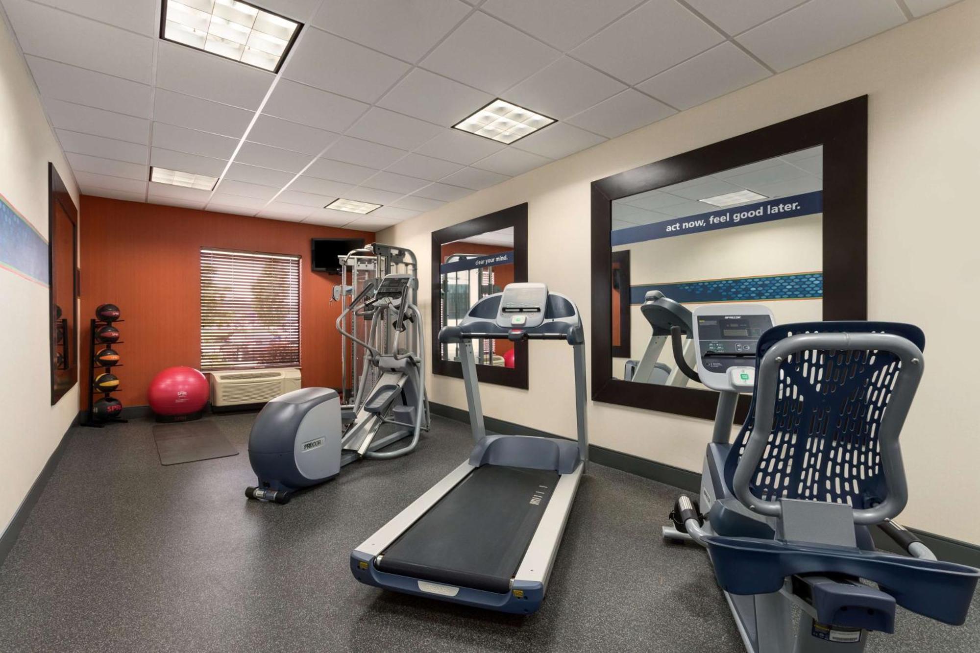 Hampton Inn Belle Vernon Zewnętrze zdjęcie