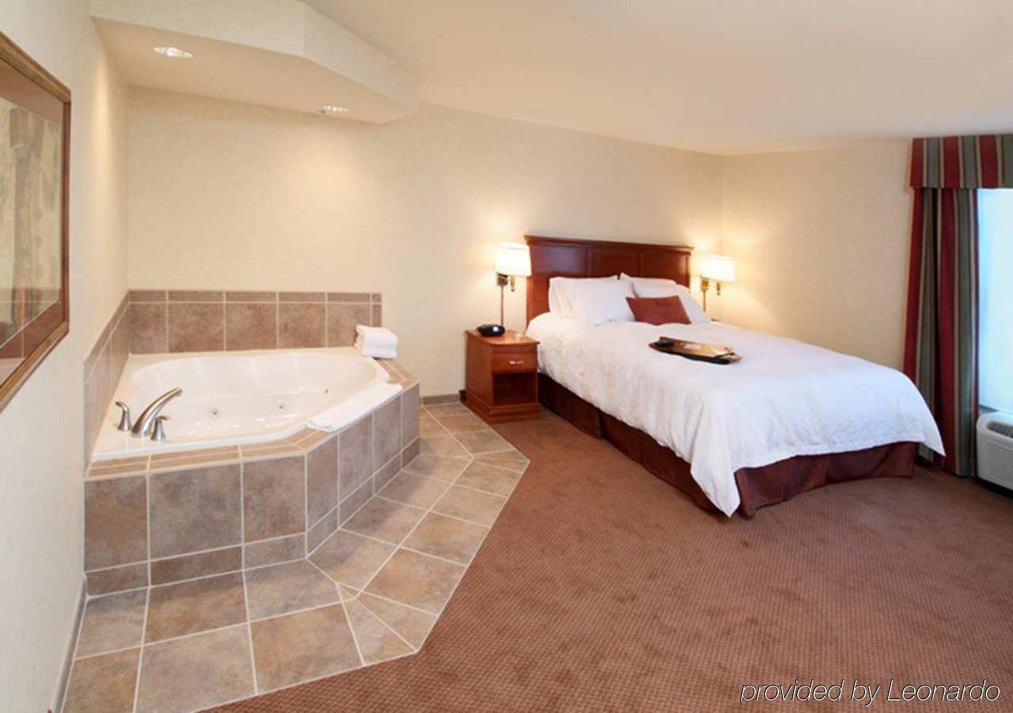 Hampton Inn Belle Vernon Pokój zdjęcie